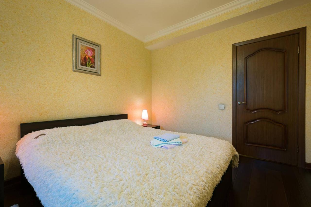 Nadezhda Apartments In Touristic Area, On The Dostyk Avenue 89 Almaty Exterior foto