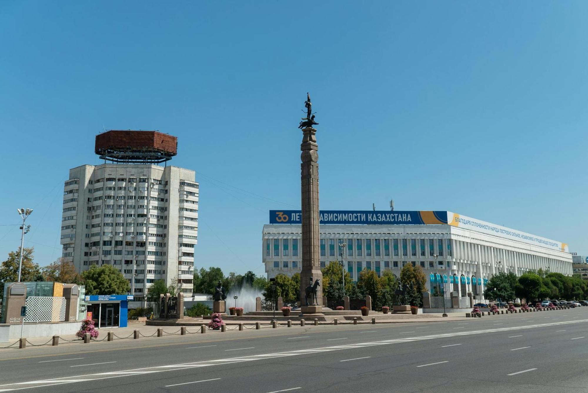 Nadezhda Apartments In Touristic Area, On The Dostyk Avenue 89 Almaty Exterior foto